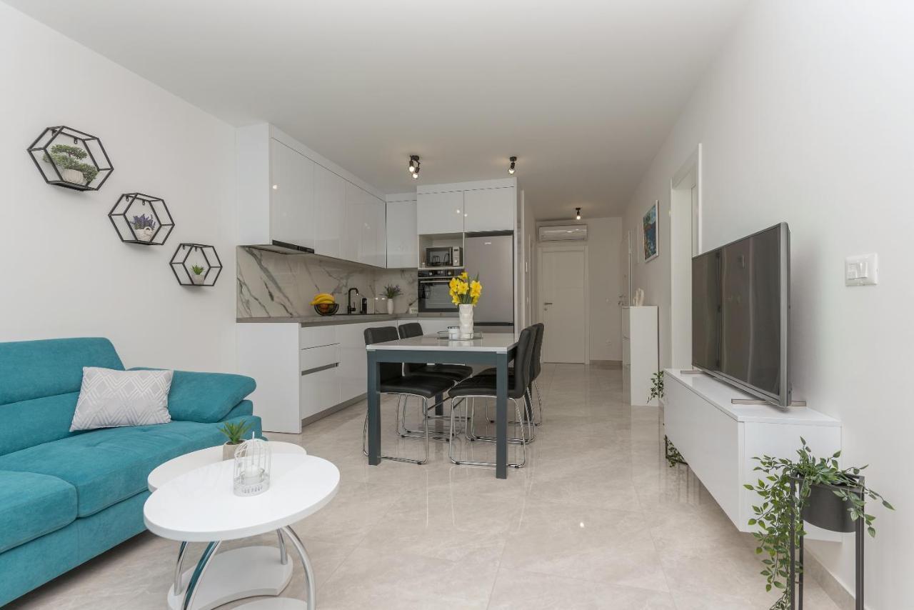 Apartment Ema Makarska Esterno foto
