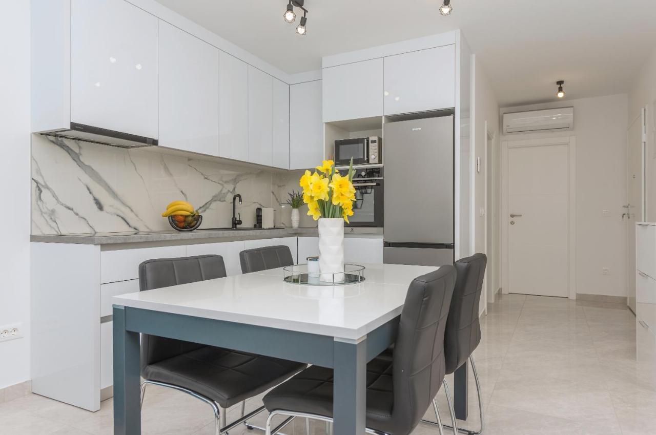 Apartment Ema Makarska Esterno foto