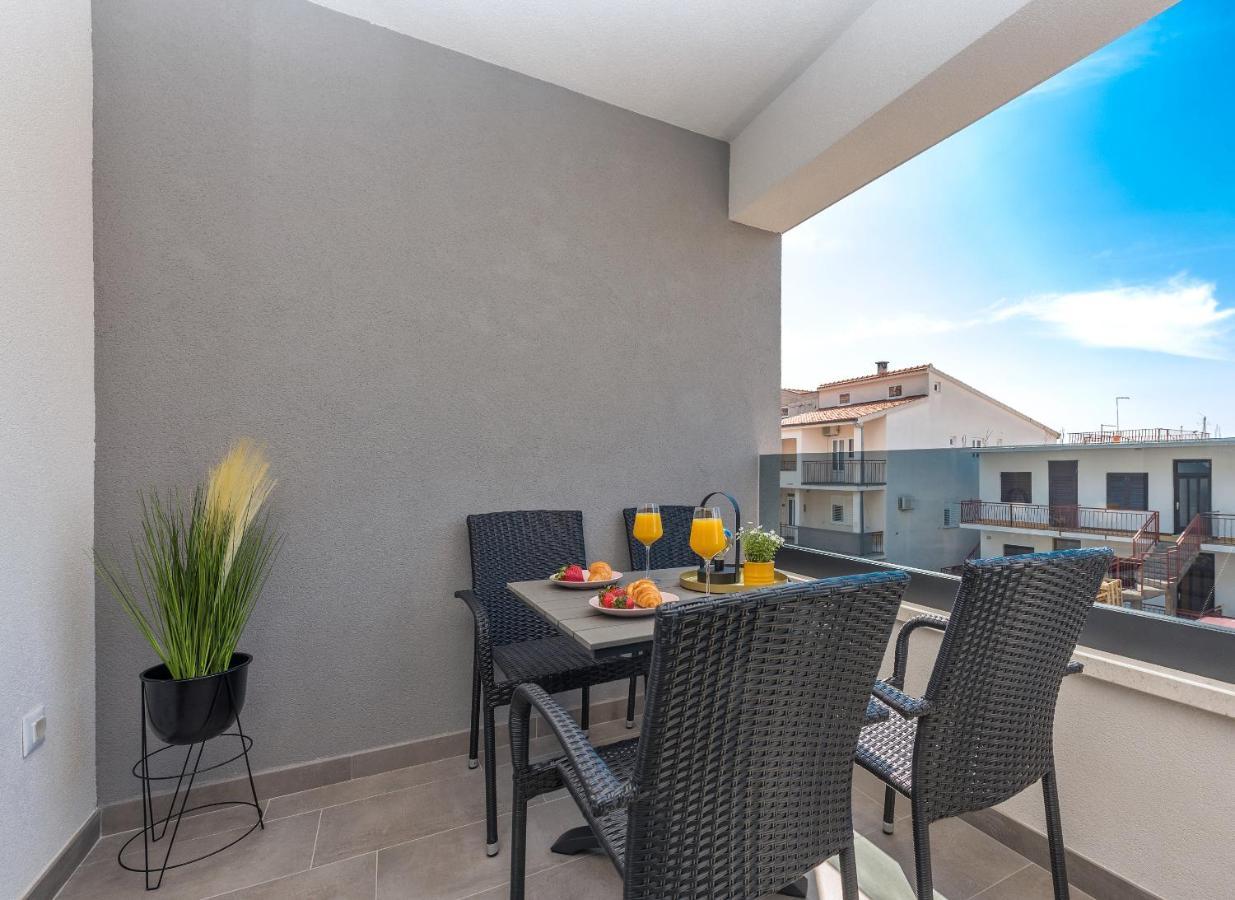Apartment Ema Makarska Esterno foto