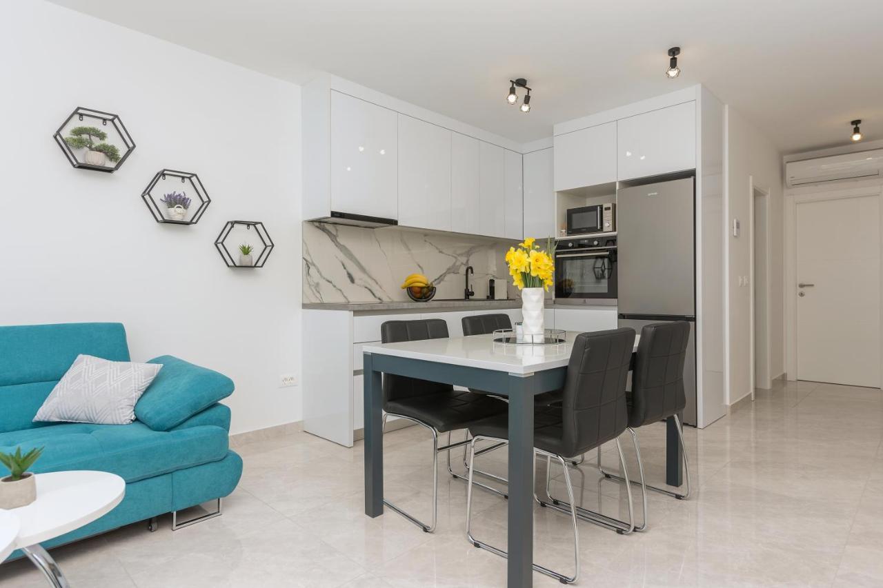 Apartment Ema Makarska Esterno foto