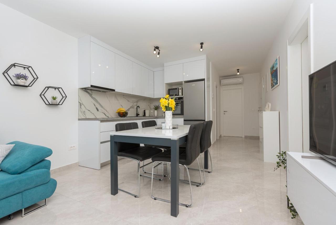 Apartment Ema Makarska Esterno foto