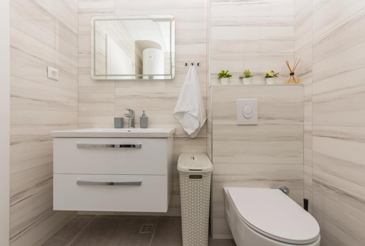 Apartment Ema Makarska Esterno foto