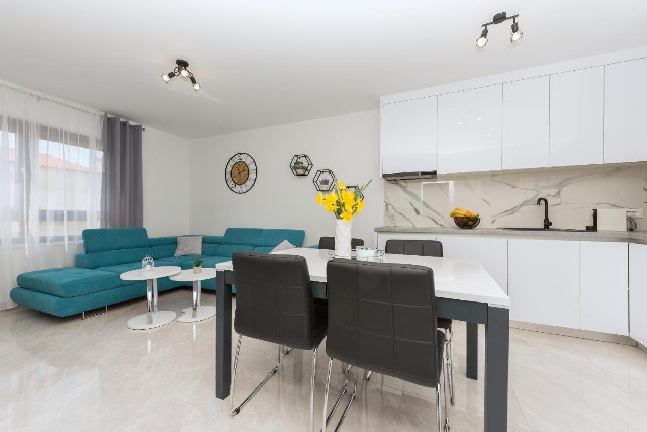 Apartment Ema Makarska Esterno foto